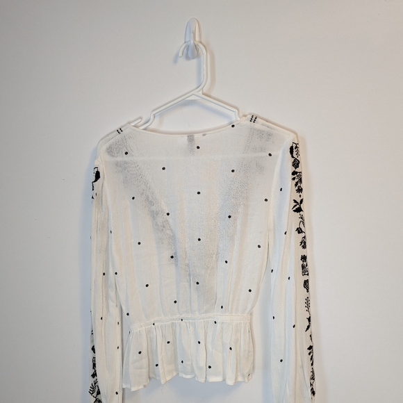 H&M Small white Top - Picture 3 of 3